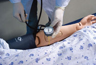 高度の大人の完全- CPR の BP の測定のボディ男性の看護のモデル シミュレーション