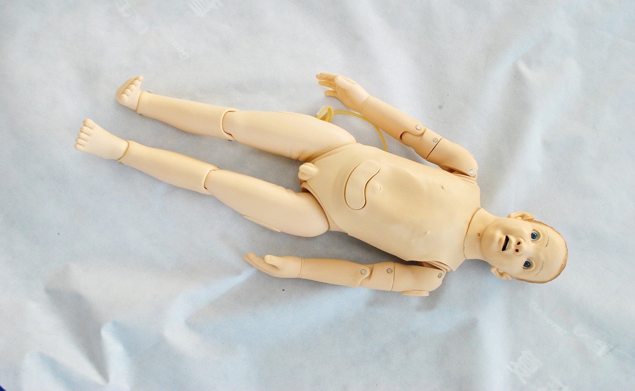 Nasogastric の挿管法の訓練のための混合されたゴム製 3歳の幼児人体摸型